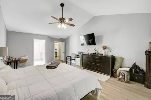 Bedroom - 2640 Snowcrest Pl, Bethlehem, GA 30620 photo 4 of 8