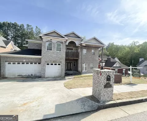 2889 Battlecrest Dr, Decatur, GA 30034