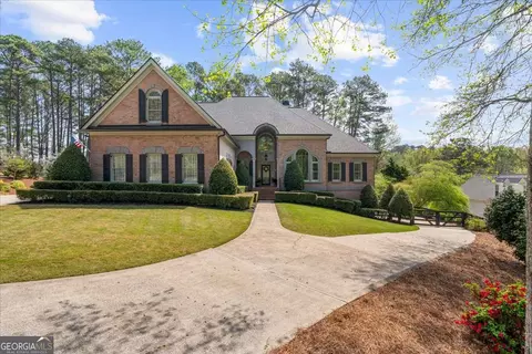 1800 Highgrove Club Dr, Alpharetta, GA 30004