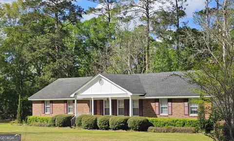 613 Old Macon Rd Ext, Dublin, GA 31021