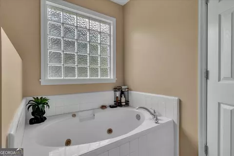 Bath - 116 Cedar Creek Dr, Dublin, GA 31021 photo 2 of 7