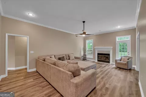 Living - 116 Cedar Creek Dr, Dublin, GA 31021 photo 1 of 2