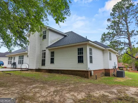 Exterior - 116 Cedar Creek Dr, Dublin, GA 31021 photo 6 of 6