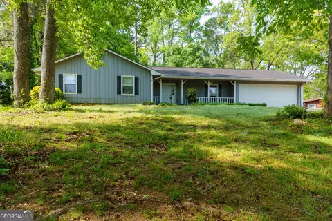 20 Lakeside Dr, Ellenwood, GA 30294