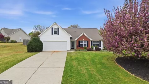 5828 Meadowfield Trce, Flowery Branch, GA 30542