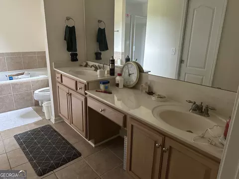 Bath - 407 High Falls Rd, Jackson, GA 30233 photo 3 of 3