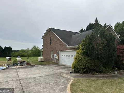 Exterior - 407 High Falls Rd, Jackson, GA 30233 photo 4 of 5