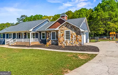 Exterior - 99 Daniel Ct, Mcdonough, GA 30253 photo 2 of 5
