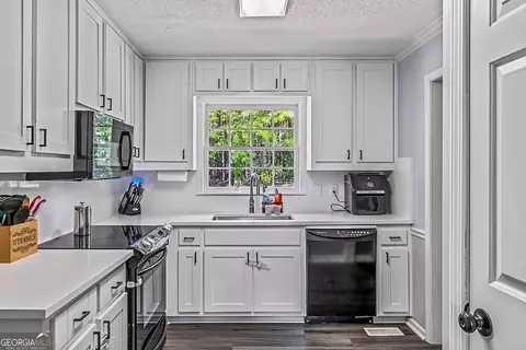 Kitchen - 99 Daniel Ct, Mcdonough, GA 30253 photo 1 of 3