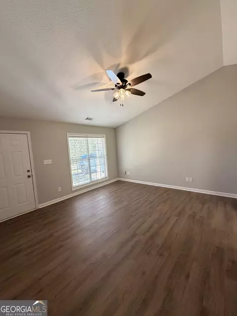 Living - 53 Nantucket Dr, Lagrange, GA 30241 photo 2 of 2