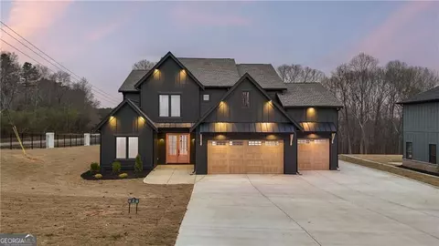 24 Rocking Wood Dr, Auburn, GA 30011
