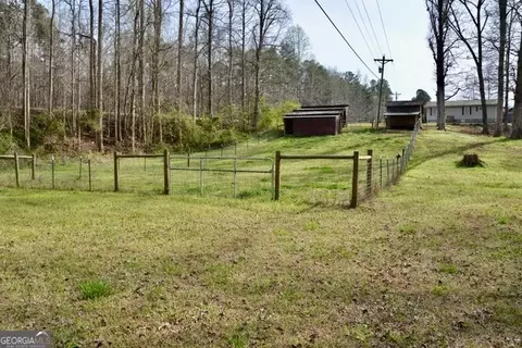 Exterior - 6126 Mize Rd, Toccoa, GA 30577 photo 4 of 7