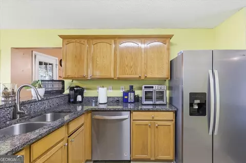 Kitchen - 1928 Simmons Ln, Hampton, GA 30228 photo 3 of 3