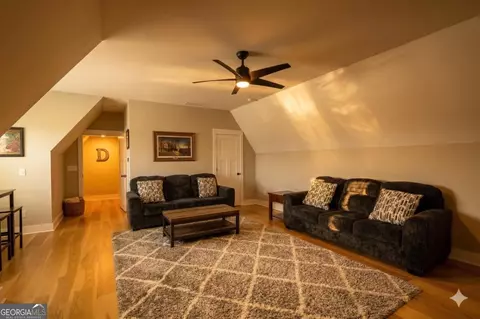 29 Ravenfield Rd, Taylorsville, GA 30178