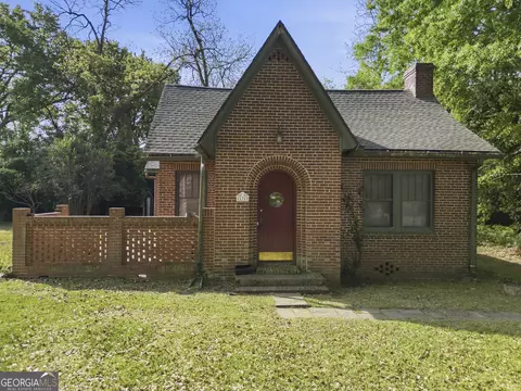 131 E Baldwin St, Milledgeville, GA 31061