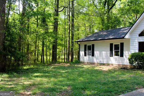 Exterior - 895 Waterview Dr, Lagrange, GA 30240 photo 2 of 14