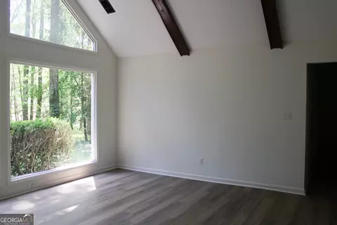 Living - 895 Waterview Dr, Lagrange, GA 30240 photo 2 of 6
