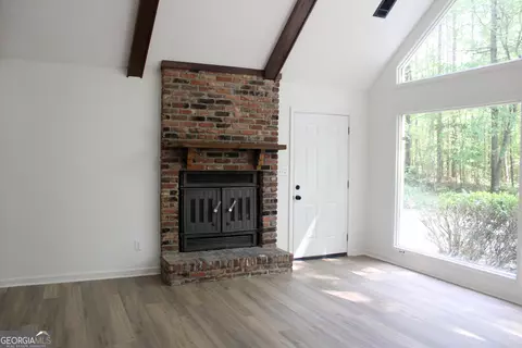 Living - 895 Waterview Dr, Lagrange, GA 30240 photo 4 of 6