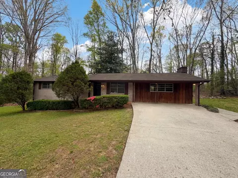 6372 S Skyline Dr, Douglasville, GA 30135