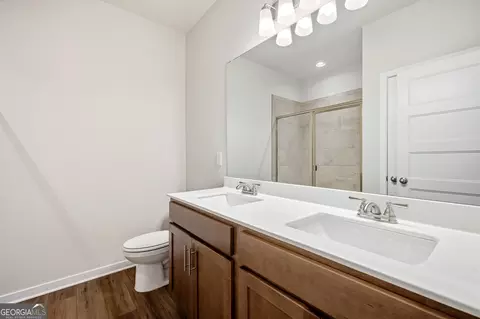 Bath - 210 Wingate Dr, Winder, GA 30680 photo 1 of 2