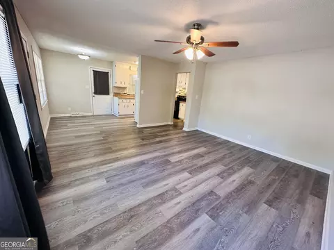 Living - 514 S Broad St, Toccoa, GA 30577 photo 3 of 5