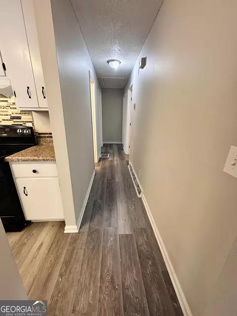 Entry Way - 514 S Broad St, Toccoa, GA 30577 photo 1 of 1