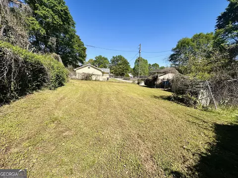 Exterior - 514 S Broad St, Toccoa, GA 30577 photo 2 of 6