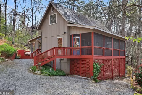 82 Buckeye Ln, Clayton, GA 30525