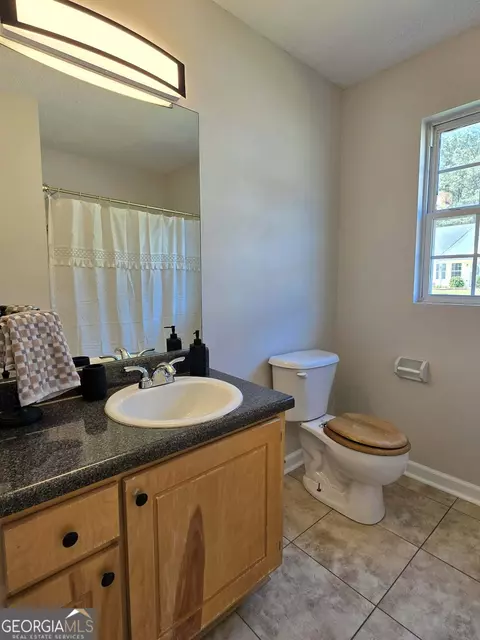 Bath - 116 Summer Trce, Thomaston, GA 30286 photo 2 of 5