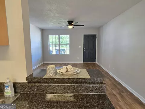 Living - 116 Summer Trce, Thomaston, GA 30286 photo 4 of 4