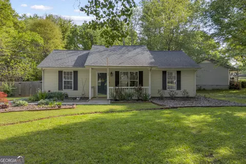 40 Mimosa St, Winder, GA 30680