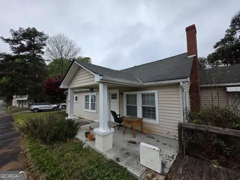 Exterior - 771 E Currahee St, Toccoa, GA 30577 photo 3 of 4