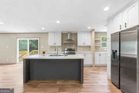 Kitchen - 2099 Susie Baker Rd NE, Townsend, GA 31331 photo 3 of 3