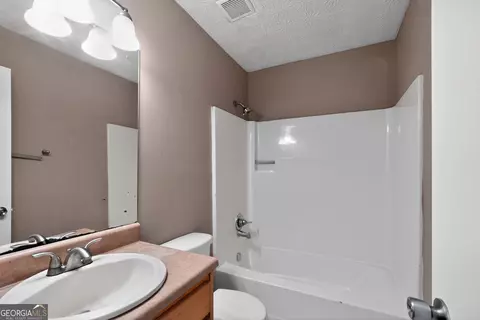 Bath - 2729 Caribou Cts, Morrow, GA 30260 photo 3 of 3