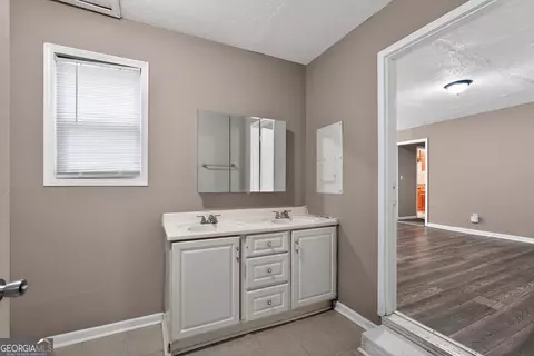 Entry Way - 2729 Caribou Cts, Morrow, GA 30260 photo 2 of 2