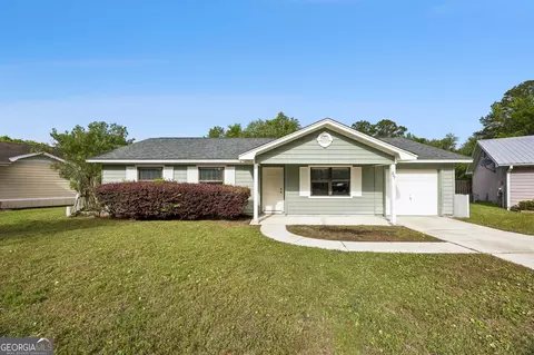 227 Cypress Dr, Kingsland, GA 31548