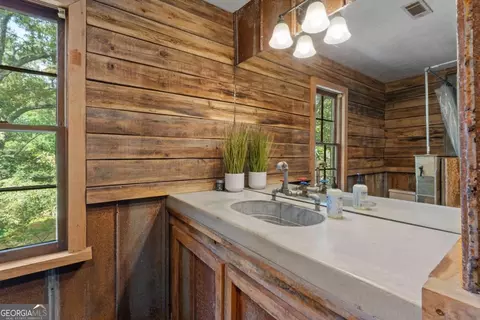 Bath - 112 Brannon Rd, Buchanan, GA 30113 photo 7 of 8