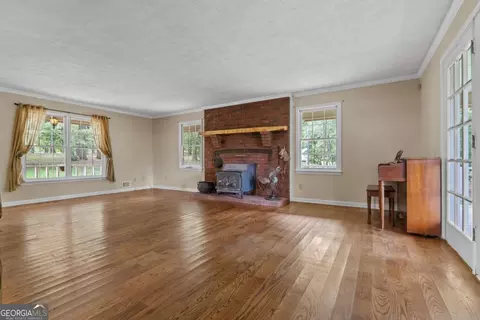 Living - 112 Brannon Rd, Buchanan, GA 30113 photo 2 of 4