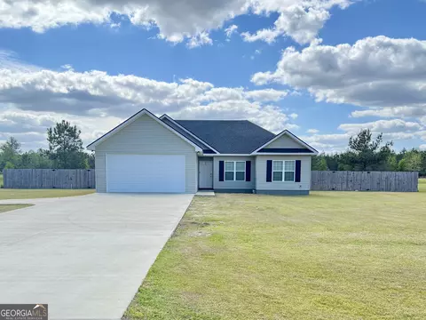 11769 Henry St, Claxton, GA 30417