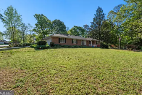 Exterior - 201 203 Alton Dr, Lagrange, GA 30241 photo 1 of 11