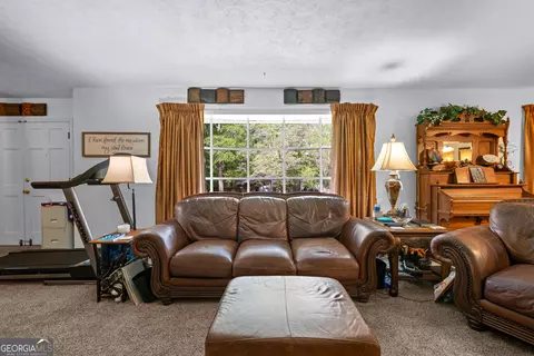 Living - 201 203 Alton Dr, Lagrange, GA 30241 photo 2 of 4