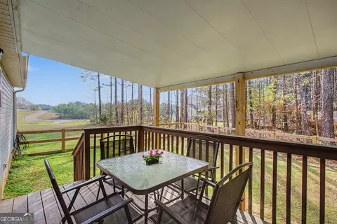 Exterior - 228 Emerald Cir, Colbert, GA 30628 photo 4 of 9