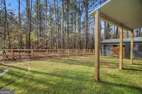 Exterior - 228 Emerald Cir, Colbert, GA 30628 photo 6 of 9