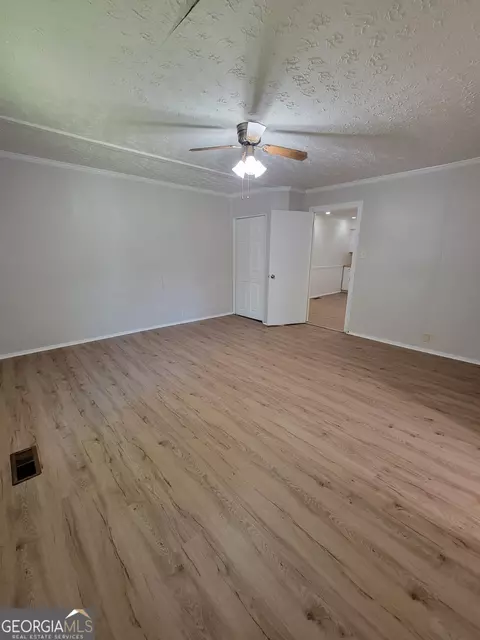 Living - 250 Wilcox Rd, Lagrange, GA 30241 photo 4 of 4