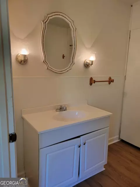 Bath - 250 Wilcox Rd, Lagrange, GA 30241 photo 3 of 4