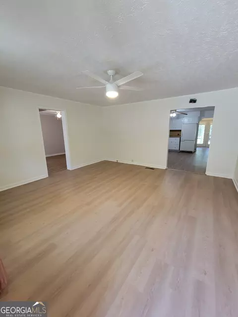 Living - 250 Wilcox Rd, Lagrange, GA 30241 photo 1 of 4
