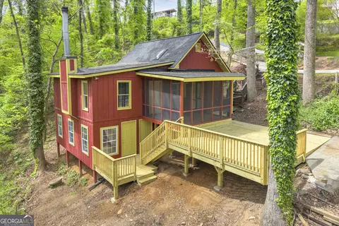 6417 Honeysuckle Ln, Gainesville, GA 30506