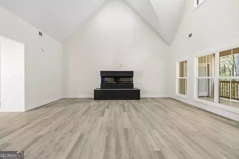 Living - 272 Clinton Crossing Dr, Gray, GA 31032 photo 5 of 6