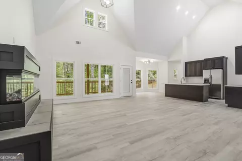 Living - 272 Clinton Crossing Dr, Gray, GA 31032 photo 4 of 6