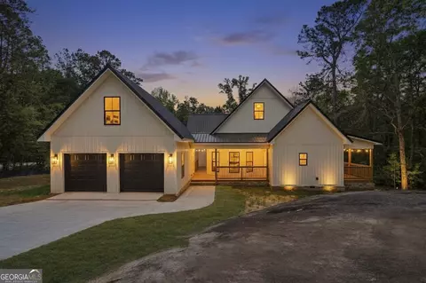 272 Clinton Crossing Dr, Gray, GA 31032